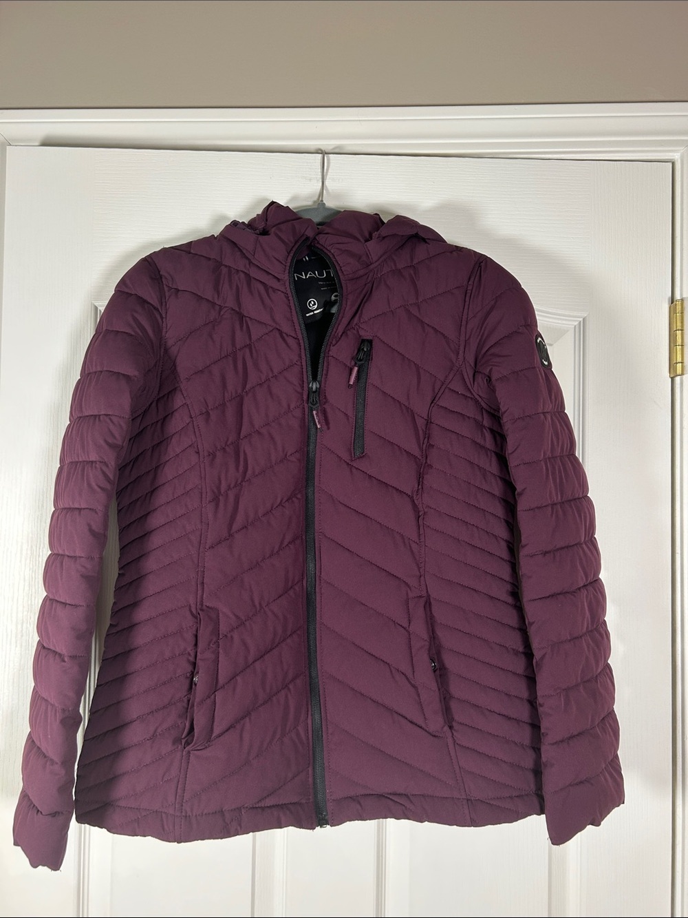 Nautica Quilted Hooded Puffer Jacket - Deep Plum size Small